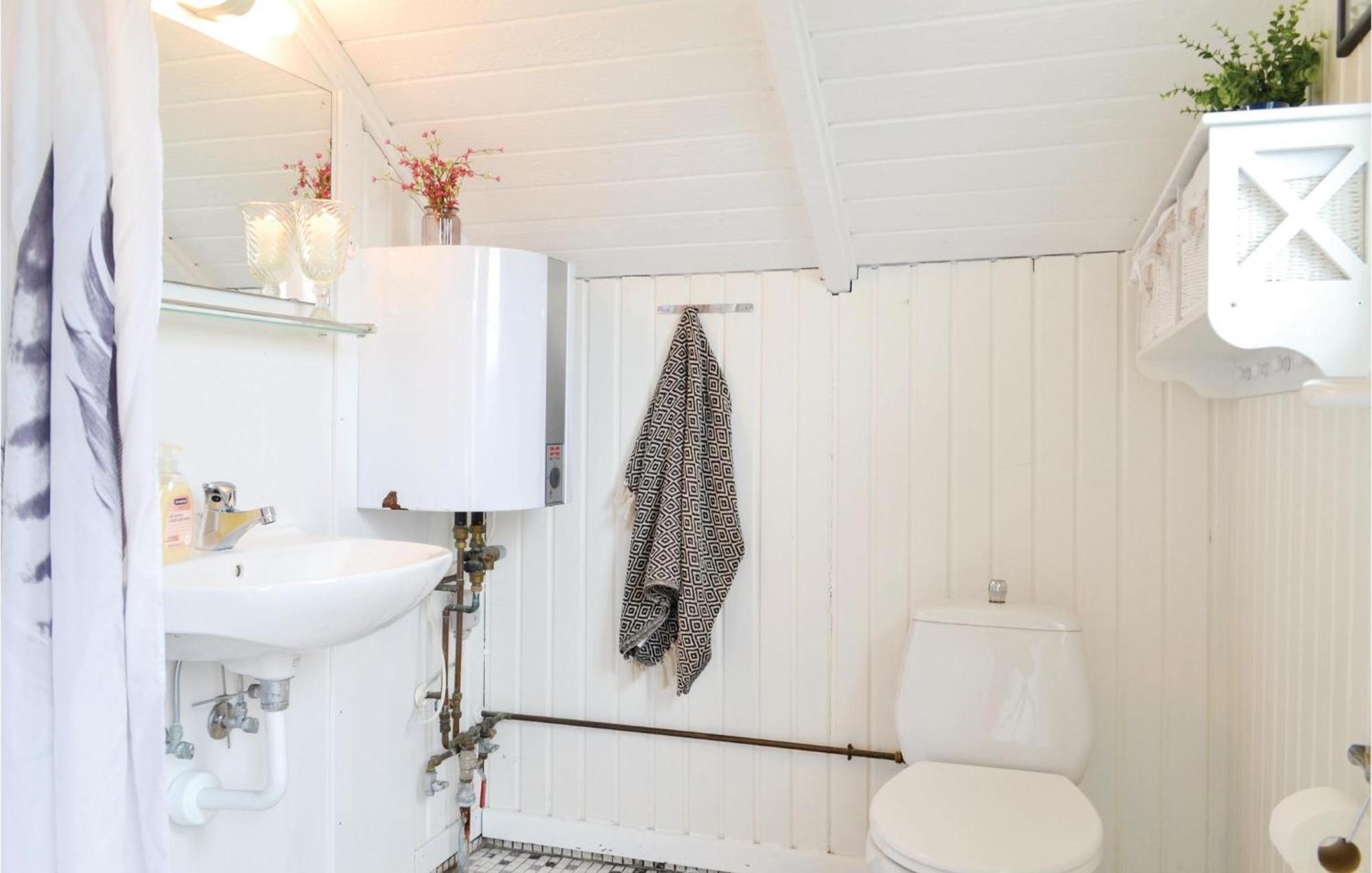 2 Bedroom Beautiful Home In Hvide Sande Bjerregård Extérieur photo